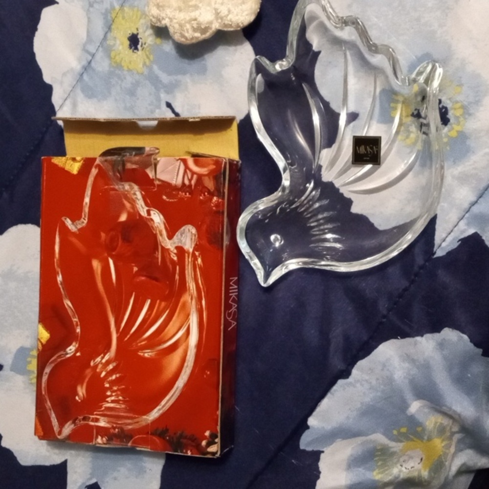 Mikasa glass dove new in box